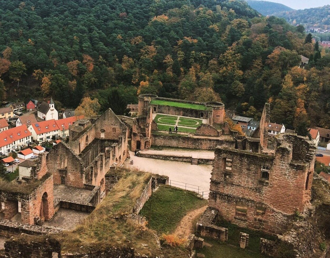 Ruinen Jagdschloss Schaudichnichtum, Bad Dürkheim, Germany, Germany